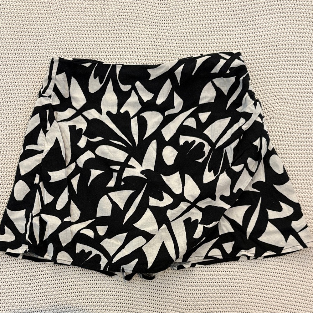 A New Day Monochrome Patterned Skirt
